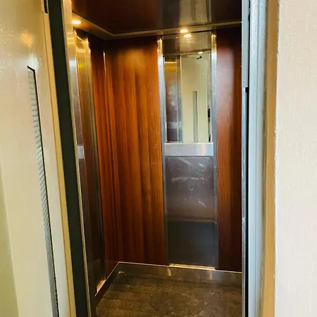 широк център варна15 минути до центъра فارنا