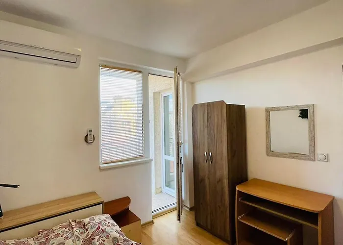 Appartement широк център варна15 минути до центъра Varna