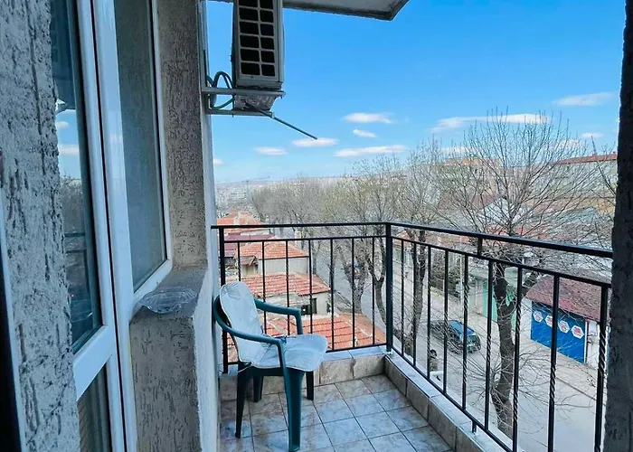 широк център варна15 минути до центъра Varna