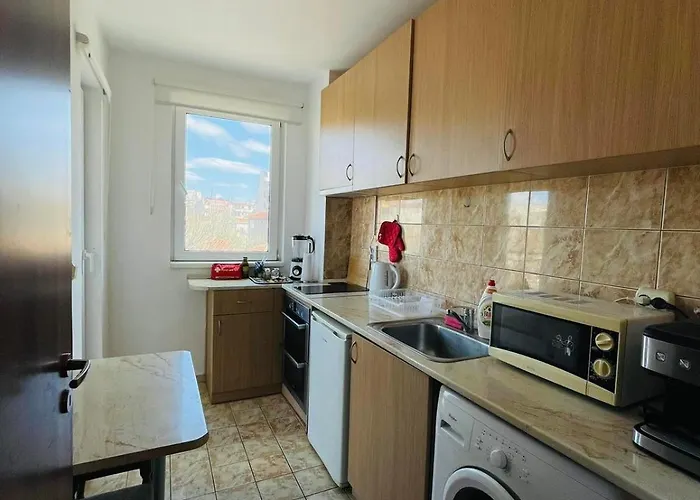 широк център варна15 минути до центъра