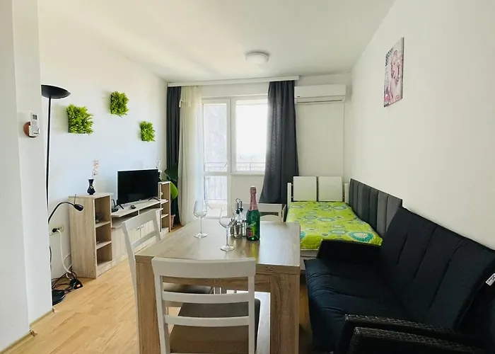 Appartement широк център варна15 минути до центъра *